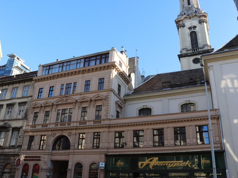Hátoldal